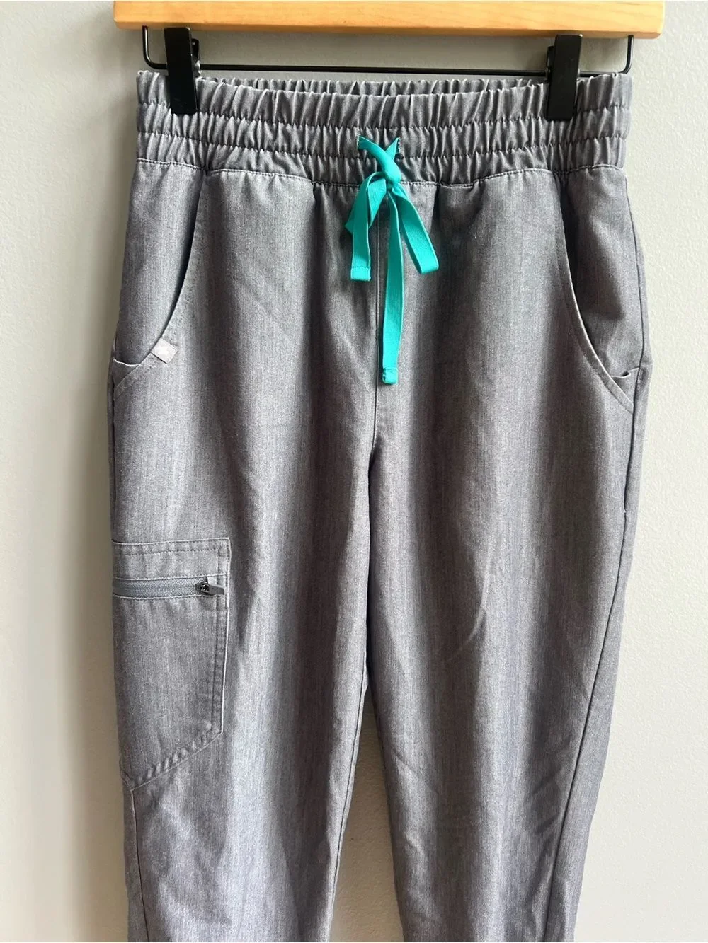 Figs Technical Collection Zamora Jogger Scrub Pants in Graphite Grey Size XS